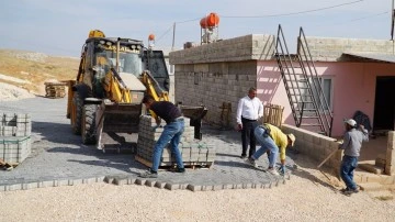Şehitkamil'den kırsal mahallelerde kilit taşı çalışması
