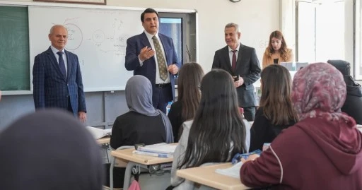 Şehitkamil'den &uuml;niversite &ouml;ğrencilerine 20 bin TL destek 