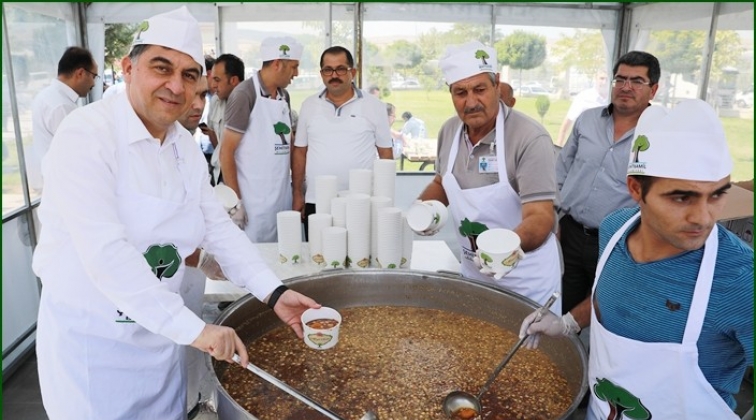 Şehitkamil'den camilerde aşure ikramı