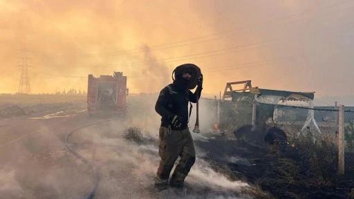 Silivri’de yangın ormana sıçradı: Ekiplerin müdahalesi sürüyor!