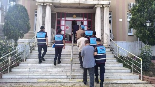 Sit alanında kazı yaparken suçüstü yakalandılar!