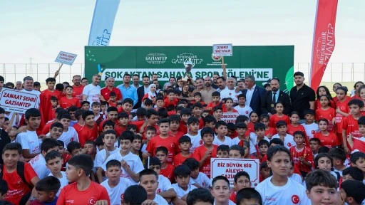 &ldquo;Sokaktan Sahaya Spor S&ouml;leni&rdquo; turnuvasına a&ccedil;ılış t&ouml;reni