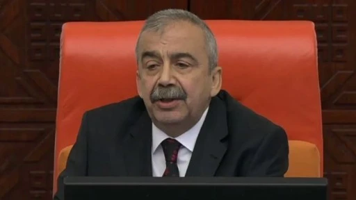 Son Dakika... Kalp krizi geçiren Sırrı Süreyya Önder hastaneye kaldırıldı!