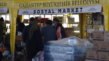 Sosyal marketler depremzedelere hizmet veriyor