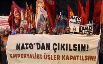Sosyalistlerden NATO'ya karşı eylem...