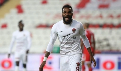 Süper Lig'de gol krallığı yaşamıştı... Boupendza, 11. kattan düşerek hayatını kaybetti!