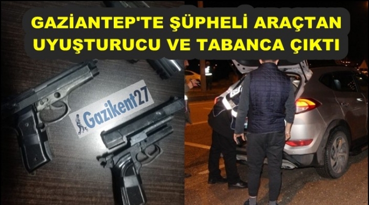 Ş&uuml;pheli ara&ccedil;tan uyuşturucu ve tabanca &ccedil;ıktı
