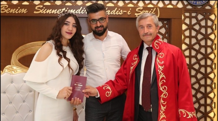 Tahmazoğlu 5.000&rsquo;nci nikahını kıydı...