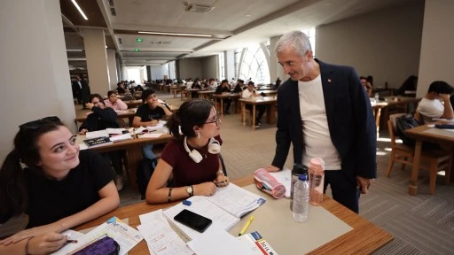 Tahmazoğlu, öğrencilerle bir araya geldi