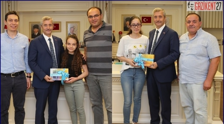 Tahmazoğlu, şampiyon &ouml;ğrencileri ağırladı