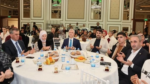  Tahmazoğlu, Umre'den d&ouml;nen &ouml;ğrenci ve aileleri ağırladı