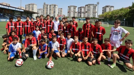 Tahmazoğlu, Yaz Spor Okulları’nı ziyaret etti