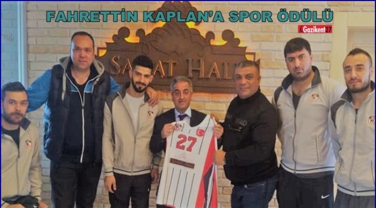 Tekerlekli Sandalye Basketbol takımından Kaplan'a forma