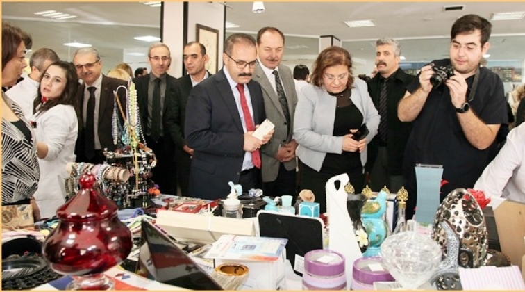 Tıp Fak&uuml;ltesi &ouml;ğrencilerine kermes