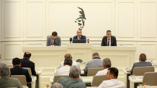 Tiran ile 'Kardeş Şehir' protokolü için Fatma Şahin’e yetki