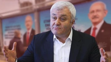 Tuncay &Ouml;zkan: AKP 81 ilde CHP logolu PKK afişleri asacak