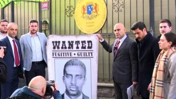 Turhan Çömez'den Somali Büyükelçiliği’ne 'Wanted' afişi