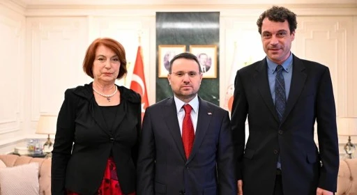 Uğur Mumcu&rsquo;nun ailesi, Adalet Bakanı Akın G&uuml;rlek ile g&ouml;r&uuml;şt&uuml;