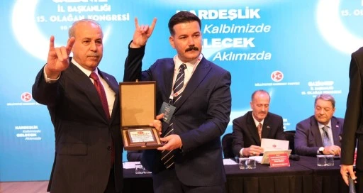 &Uuml;lk&uuml;c&uuml; Şehit Ahmet Kerse&rsquo;ye onursal delege kartı
