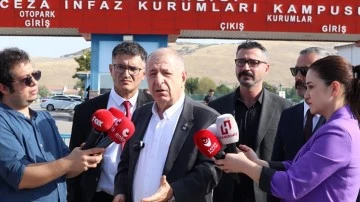 Ümit Özdağ'dan tutuklu gazetecilere ziyaret