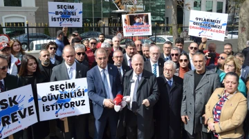 Ümit Özdağ'dan YSK önünde protesto: Seçim boyası istiyoruz