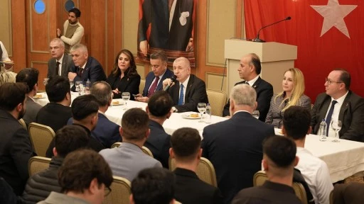 &Uuml;mit &Ouml;zdağ Gaziantep'te iftar programına katıldı