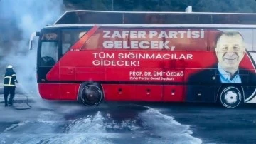 Ümit Özdağ'ın otobüsünde yangın çıktı!