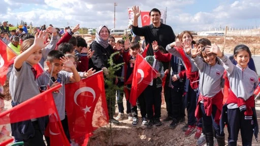 Umut Yılmaz'dan 23 Nisan kutlama mesajı