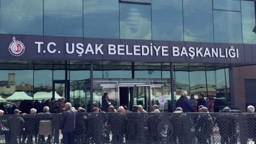 Uşak Belediyesi'ne ikinci dalga operasyon: 25 g&ouml;zaltı