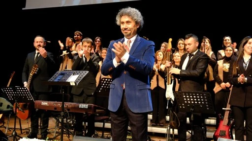 &ldquo;Ustalara Saygı&rdquo; konserleri Ferdi Tayfur şarkılarıyla devam etti