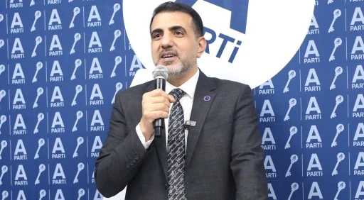 &Uuml;z&uuml;mc&uuml;: Davul T&uuml;rkiye'nin sırtında, tokmak AB'nin elinde...