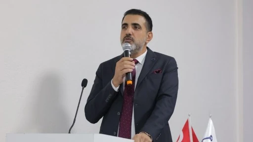 &Uuml;z&uuml;mc&uuml;: Y&ouml;netilemeyen ekonominin bedelini millet &ouml;d&uuml;yor