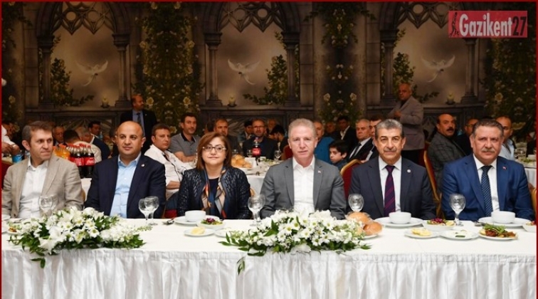 Vali G&uuml;l: Esnaf ve sanayicimize yardıma hazırız