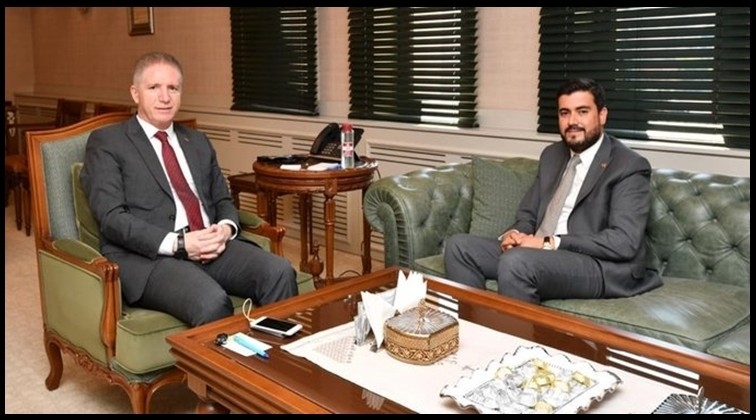 Vali G&uuml;l, gazetecileri kabul etti