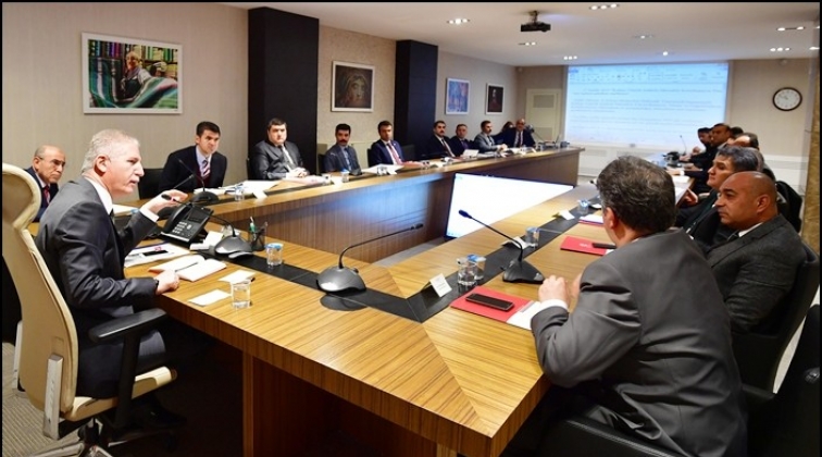 Vali G&uuml;l: Kadına şiddete sıfır tolerans