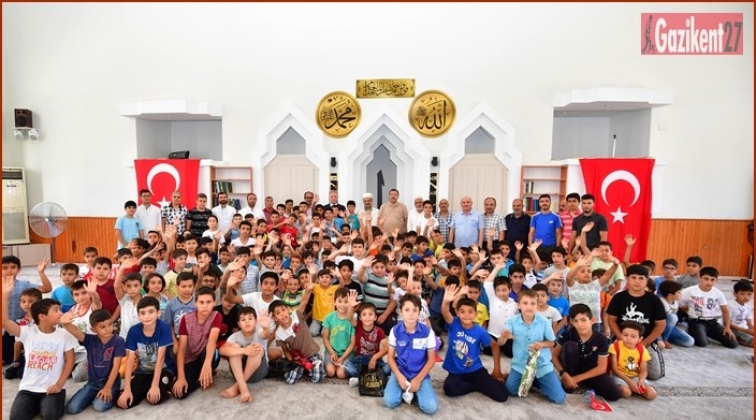 Vali G&uuml;l,&nbsp;Kur&rsquo;an Kursunu ziyaret&nbsp; etti