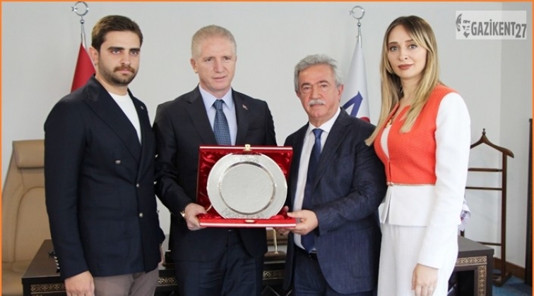 Vali G&uuml;l&rsquo;den NCR International Hospital&rsquo;a ziyaret