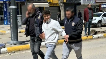 Van'daki olayların faturası 18 yaşındaki Muhammet Orhan'a kesildi