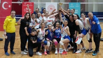 Voleybolda Şampiyonluk Kupası Gaziantep Kolej Vakfı’nın