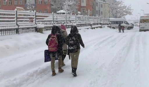 Yarın okullar tatil mi? 14 Nisan Pazartesi günü hangi illerde okullar tatil edildi?