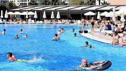 Yaz aylarında havuz enfeksiyonlarına dikkat!