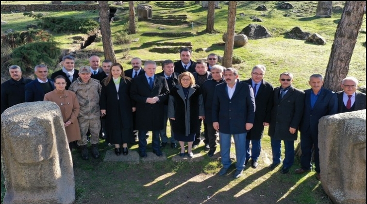 Yesemek ve Tilmen H&ouml;y&uuml;k'te inceleme