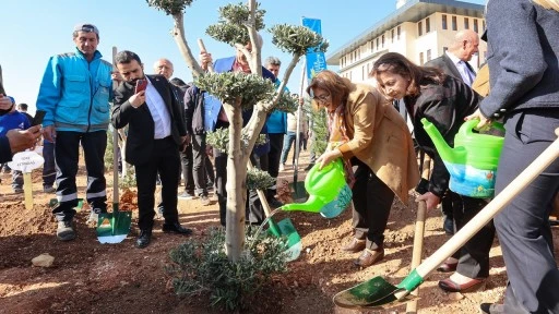 YEŞİLANTEP Projesi’nin 41’inci etabında ağaçlar toprakla buluştu