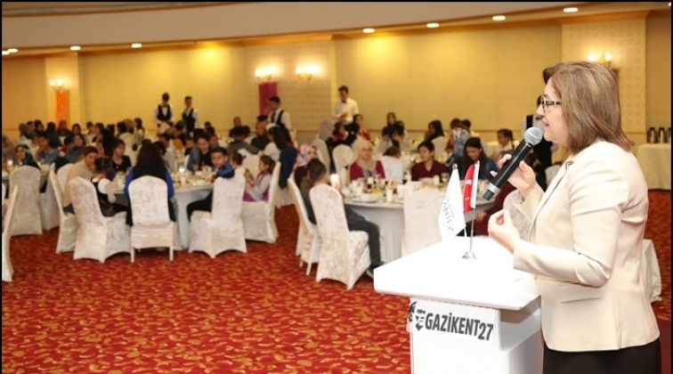 Yetim anneler ve &ccedil;ocuklar iftarda buluştu