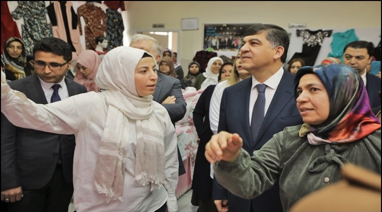 Yetim anneleri hem &ouml;ğrendi hem kazandı