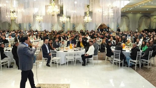 Yılmaz, belediye &ccedil;alışanlarıyla iftar yaptı