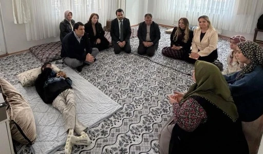 Yılmaz'dan &ccedil;ocuklara moral ziyareti 