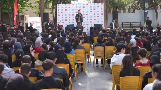 Yılmaz, Hasan Ali Yücel Anadolu Lisesi öğrencileriyle buluştu
