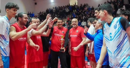 Yılmaz, &ouml;ğrencilerin ma&ccedil; davetini geri &ccedil;evirmedi