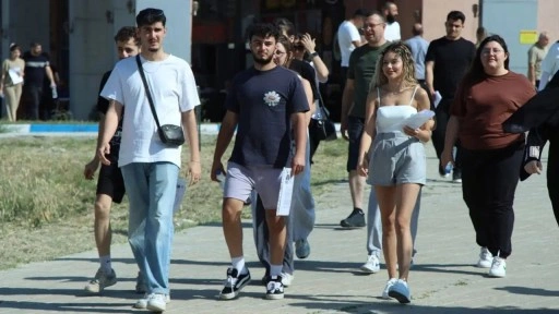 YKS'nin ilk oturumu TYT sona erdi: 2.5 milyon aday ter döktü